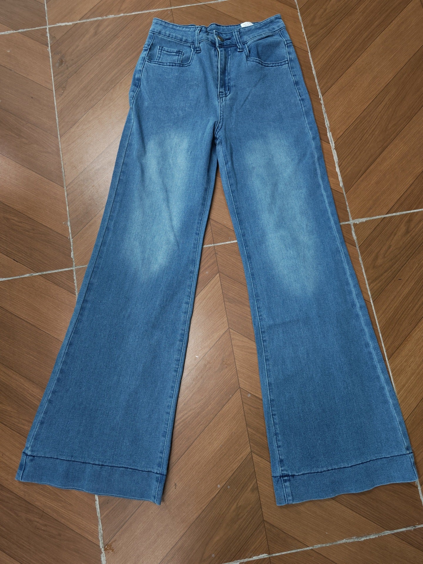 Slim Fit Elastic Mid-waist Slightly Flared Jeans