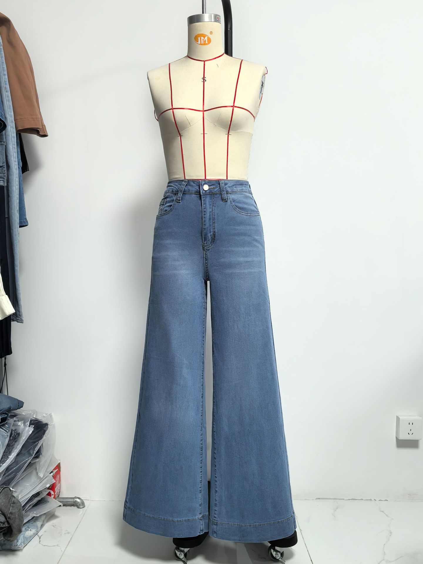 Womens Fashionable Vintage Washed Slim-Fit Jeans