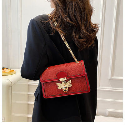 Fashionable Stylish Chain Shoulder Trendy Retro Messenger Bag