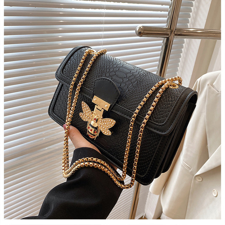 Fashionable Stylish Chain Shoulder Trendy Retro Messenger Bag