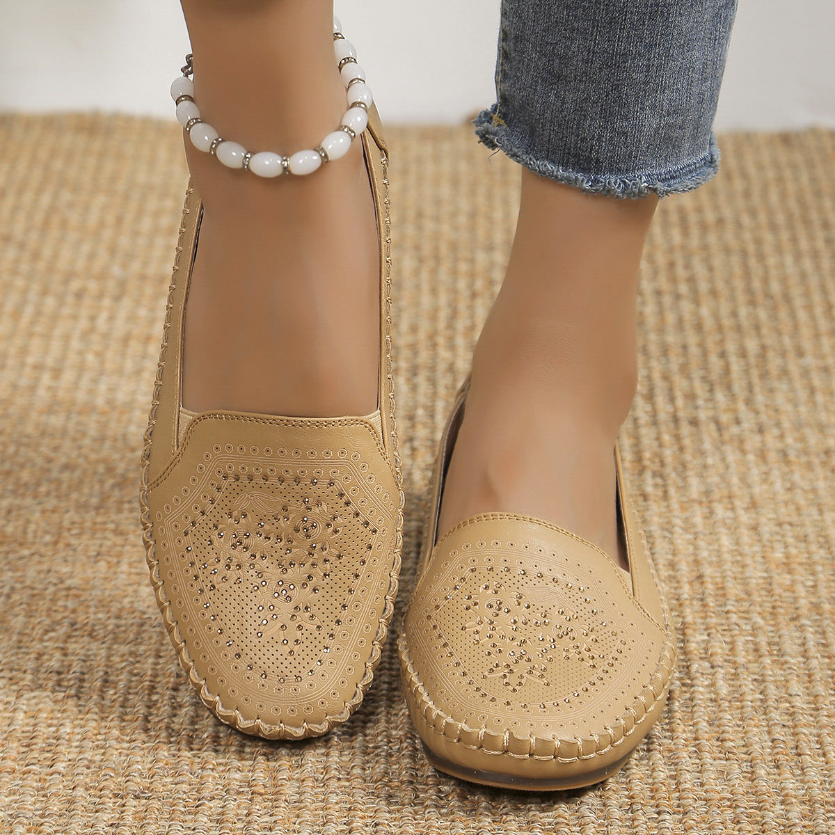 Handmade Stitching Gommino Solid Color Casual Women's Shoes