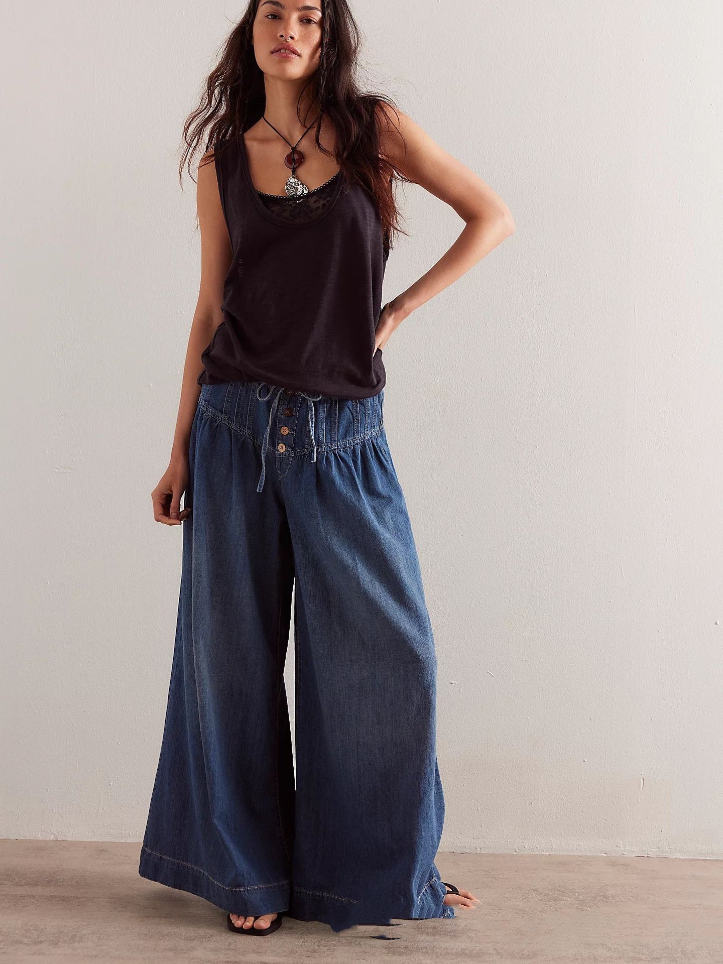 Womens Pleated Mid-Waist Lace-Up Loose Wide-Leg Denim Jeans